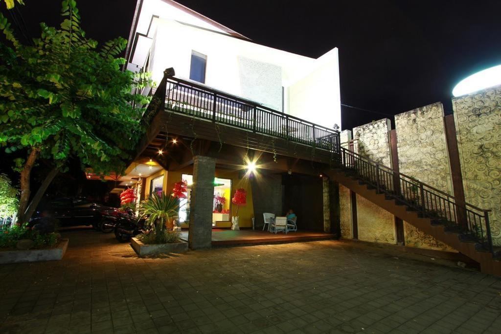 Gosyen Hotel Legian Extérieur photo