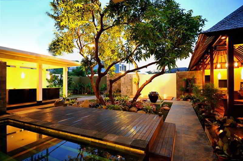 Gosyen Hotel Legian Extérieur photo